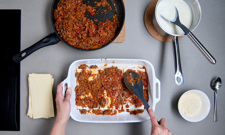 Lasagne einschichten